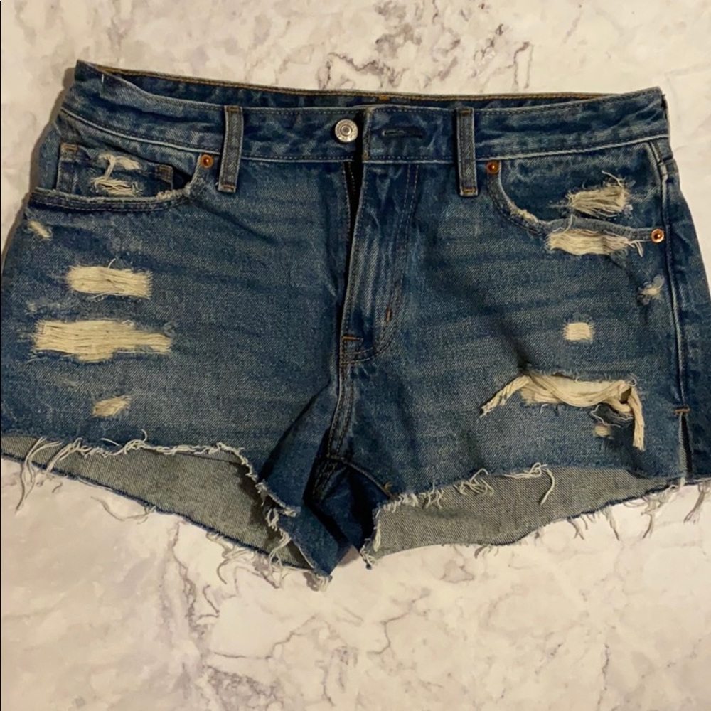 NWOT Abercrombie Distressed Shorts